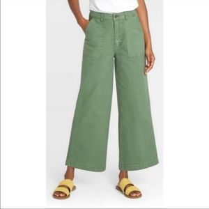 NWT highest rise green wide leg cropped pants